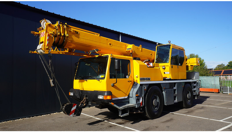 Liebherr LTM 1030-2.1 WITH JIB - شاحنة كرين: صورة 4 Liebherr LTM 1030-2.1 WITH JIB - شاحنة كرين: صورة 4