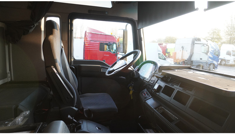 MAN TGA 41.530 8X4 160 TON'S RETARDER 283.000KM - وحدة جر: صورة 5 MAN TGA 41.530 8X4 160 TON'S RETARDER 283.000KM - وحدة جر: صورة 5