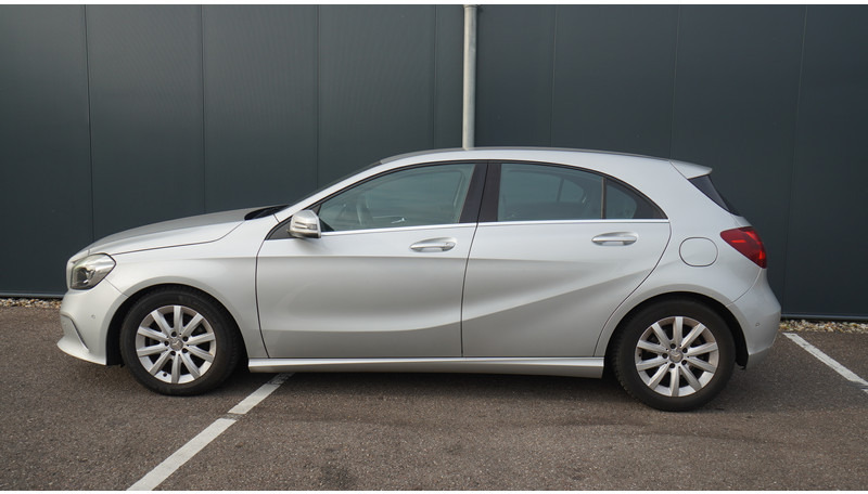 Mercedes-Benz A180d EURO6 - حافلة صغيرة, ميكروباص: صورة 1 Mercedes-Benz A180d EURO6 - حافلة صغيرة, ميكروباص: صورة 1