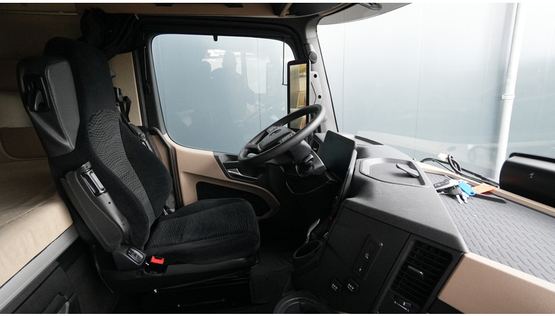 Mercedes-Benz ACTROS 1945 GIGASPACE 727.600KM - وحدة جر: صورة 5 Mercedes-Benz ACTROS 1945 GIGASPACE 727.600KM - وحدة جر: صورة 5