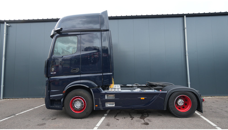 Mercedes-Benz ACTROS 1945 GIGASPACE 728.200KM - وحدة جر: صورة 1 Mercedes-Benz ACTROS 1945 GIGASPACE 728.200KM - وحدة جر: صورة 1