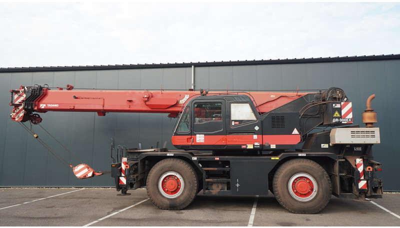 Tadano-Faun GR-300EX WITH JIB 4X4X4 ROUGH TERRAIN CRANE - شاحنة كرين: صورة 1 Tadano-Faun GR-300EX WITH JIB 4X4X4 ROUGH TERRAIN CRANE - شاحنة كرين: صورة 1