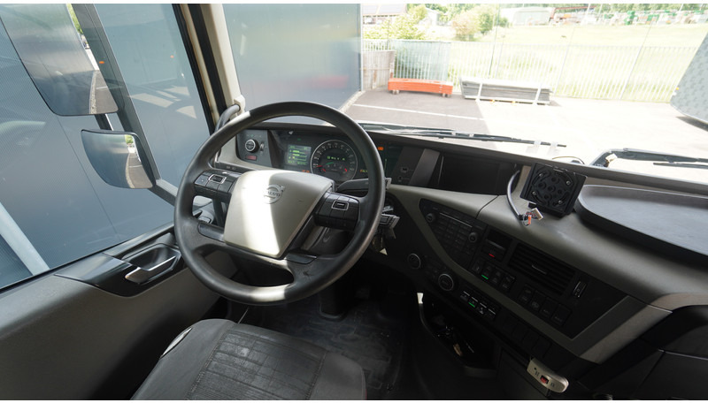 Volvo FH 460 8X2 20 FT CONTAINER TRANSPORT TRUCK - شاحنات الحاويات / جسم علوي قابل للتغيير شاحنة: صورة 5 Volvo FH 460 8X2 20 FT CONTAINER TRANSPORT TRUCK - شاحنات الحاويات / جسم علوي قابل للتغيير شاحنة: صورة 5