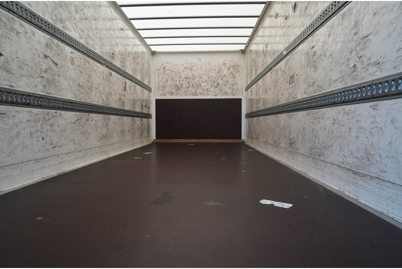 Volvo FL 210 CLOSED BOX 665.200KM - شاحنة مقفلة: صورة 5 Volvo FL 210 CLOSED BOX 665.200KM - شاحنة مقفلة: صورة 5