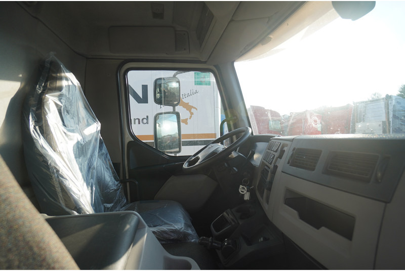 Volvo FL 280 CLOSED BOX BROKEN ENGINE NOT DRIVABLE - شاحنة مقفلة: صورة 5 Volvo FL 280 CLOSED BOX BROKEN ENGINE NOT DRIVABLE - شاحنة مقفلة: صورة 5