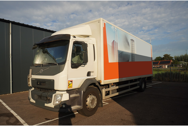 Volvo FL 280 CLOSED BOX BROKEN ENGINE NOT DRIVABLE - شاحنة مقفلة: صورة 2 Volvo FL 280 CLOSED BOX BROKEN ENGINE NOT DRIVABLE - شاحنة مقفلة: صورة 2