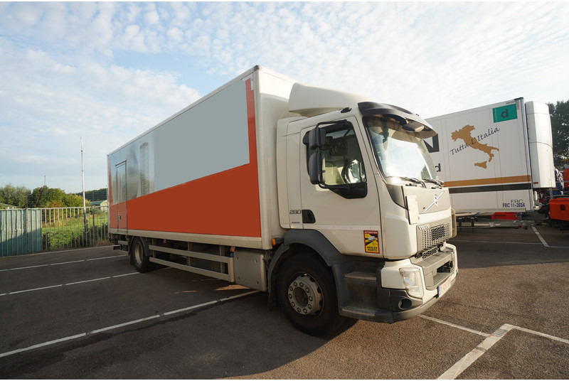 Volvo FL 280 CLOSED BOX BROKEN ENGINE NOT DRIVABLE - شاحنة مقفلة: صورة 3 Volvo FL 280 CLOSED BOX BROKEN ENGINE NOT DRIVABLE - شاحنة مقفلة: صورة 3