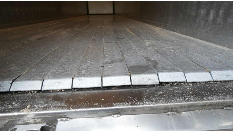 Kraker 3 AXLE WALKING FLOOR TRAILER - نصف مقطورة مباشرة: صورة 5 Kraker 3 AXLE WALKING FLOOR TRAILER - نصف مقطورة مباشرة: صورة 5