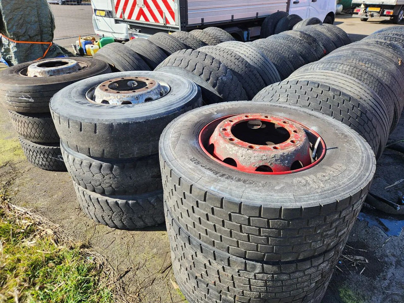Tyres 18X 315-70/80/295x 22.5 INC RIMS, MUST GO - إطارات - شاحنة: صورة 3 Tyres 18X 315-70/80/295x 22.5 INC RIMS, MUST GO - إطارات - شاحنة: صورة 3