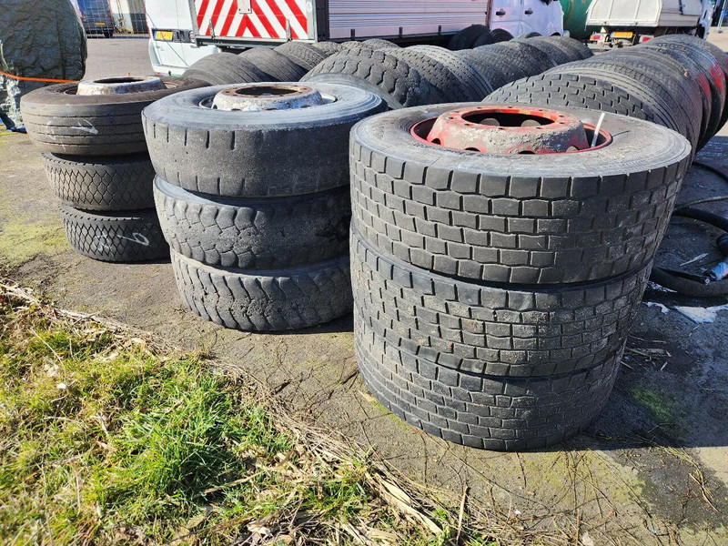 Tyres 18X 315-70/80/295x 22.5 INC RIMS, MUST GO - إطارات - شاحنة: صورة 5 Tyres 18X 315-70/80/295x 22.5 INC RIMS, MUST GO - إطارات - شاحنة: صورة 5