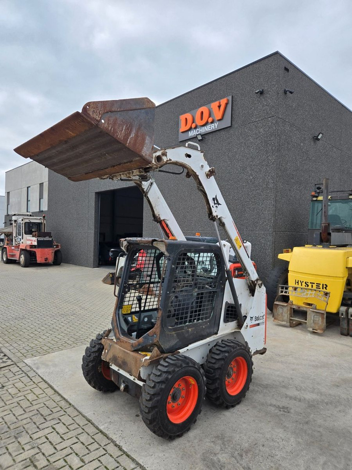 Bobcat S450 - اللودر بعجل: صورة 1 Bobcat S450 - اللودر بعجل: صورة 1