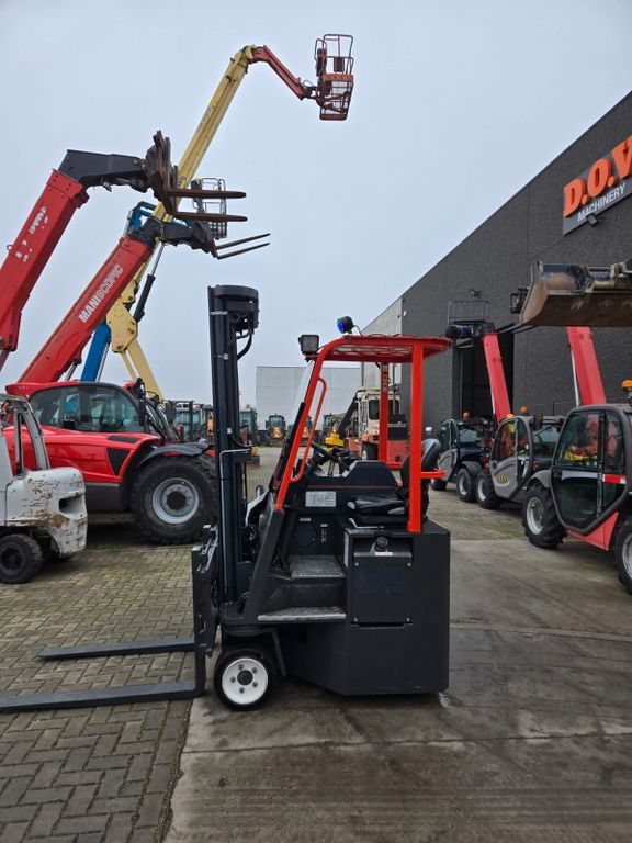 Combilift Agilitf 30-12/60 - شاحنة مناولة بأربعة اتجاهات: صورة 3 Combilift Agilitf 30-12/60 - شاحنة مناولة بأربعة اتجاهات: صورة 3