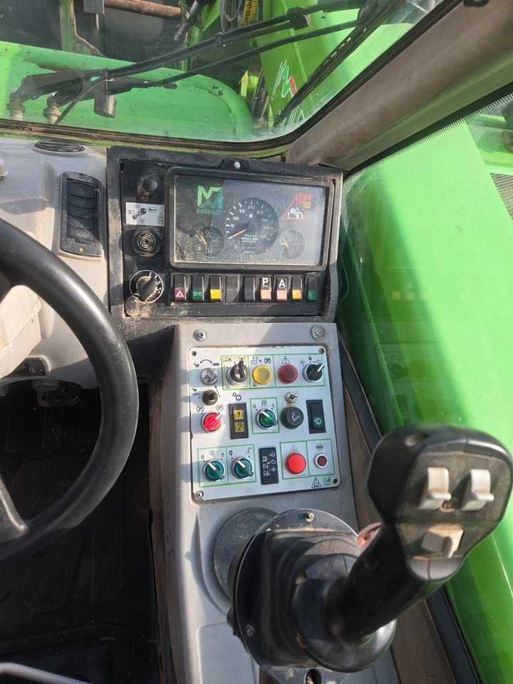 رافعة تلسكوبية Merlo P40.7CS: صورة 13