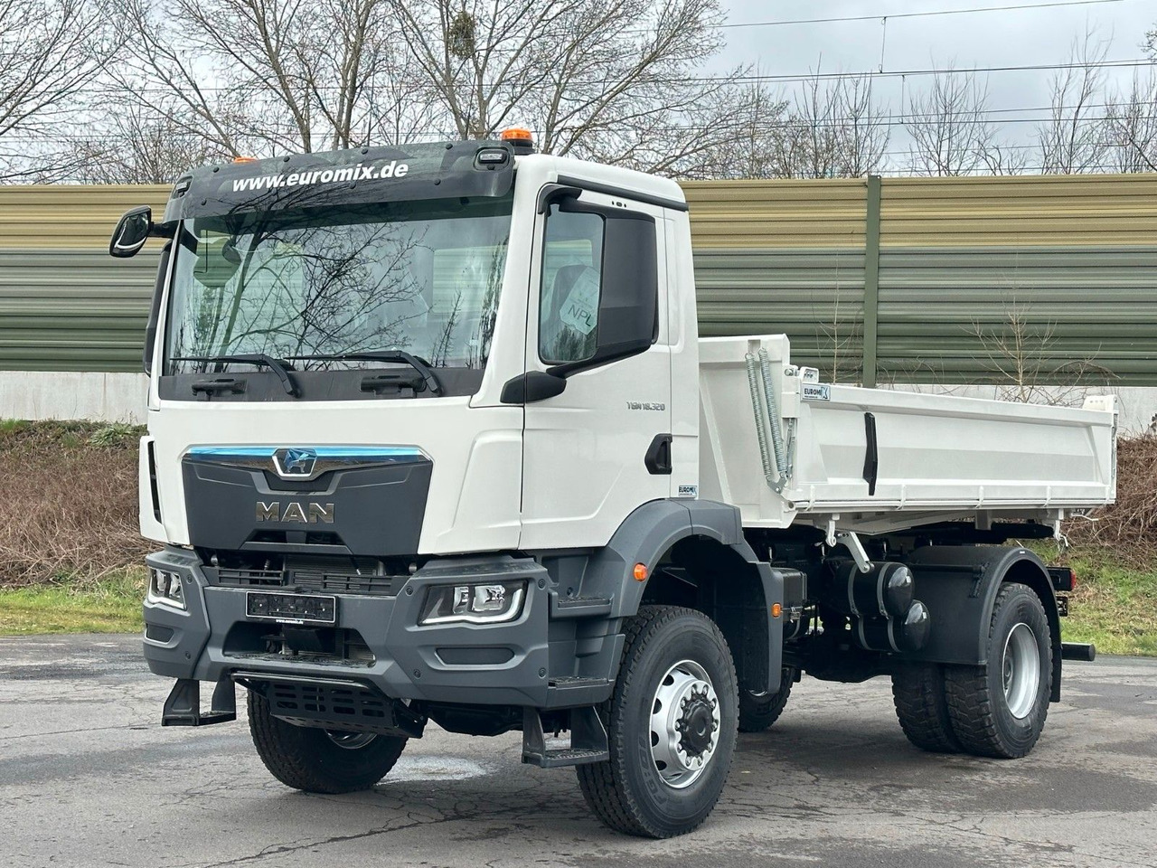 MAN TGM 18.320 4X4 Euro 6e Euromix 3-Seiten-Kipper - شاحنة قلاب: صورة 2 MAN TGM 18.320 4X4 Euro 6e Euromix 3-Seiten-Kipper - شاحنة قلاب: صورة 2