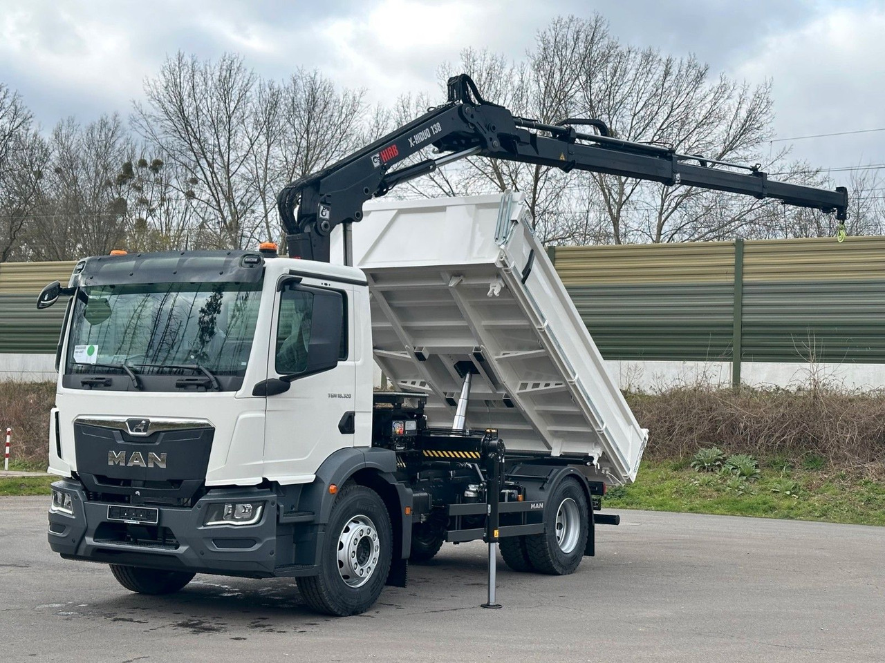 MAN TGM 18.320 4x2 Euro6e Hiab X-HiDuo 138DS-3 - شاحنة كرين: صورة 1 MAN TGM 18.320 4x2 Euro6e Hiab X-HiDuo 138DS-3 - شاحنة كرين: صورة 1