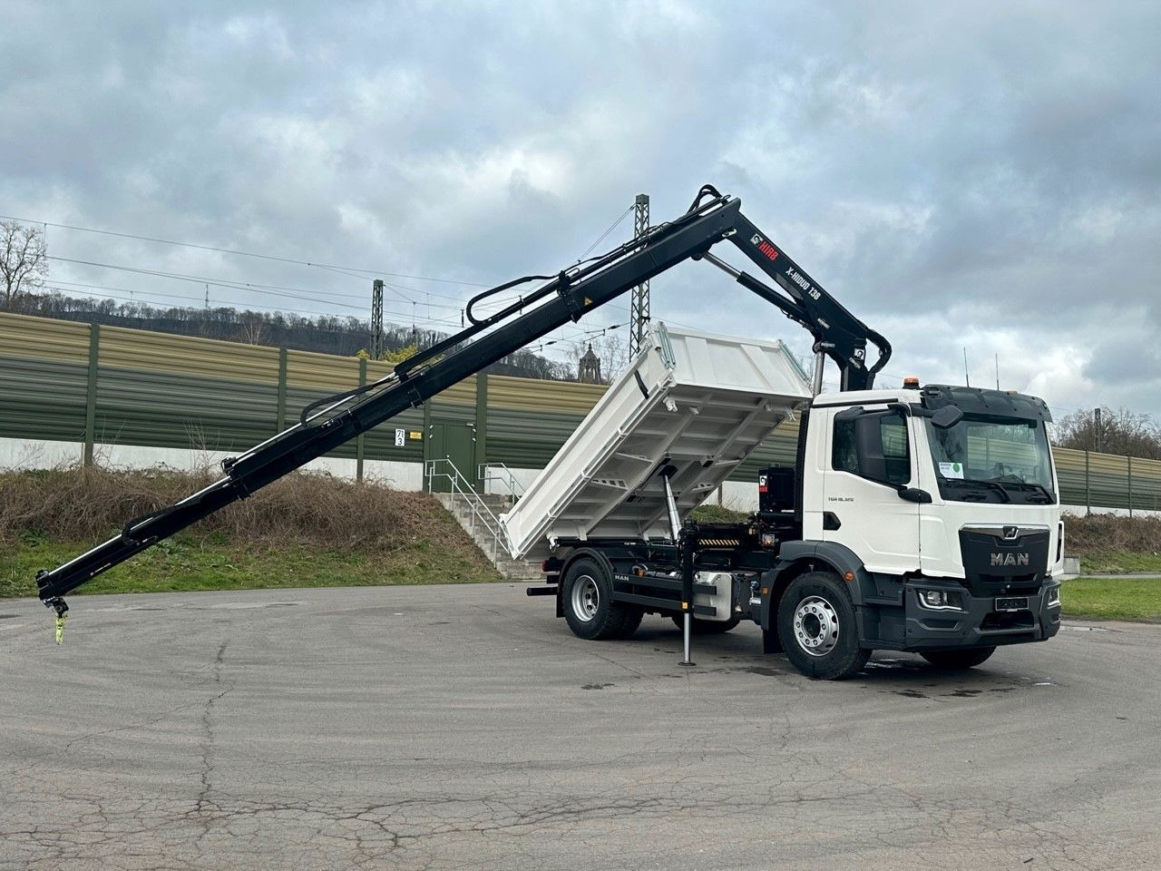 MAN TGM 18.320 4x2 Euro6e Hiab X-HiDuo 138DS-3 - شاحنة قلاب, شاحنة كرين: صورة 1 MAN TGM 18.320 4x2 Euro6e Hiab X-HiDuo 138DS-3 - شاحنة قلاب, شاحنة كرين: صورة 1