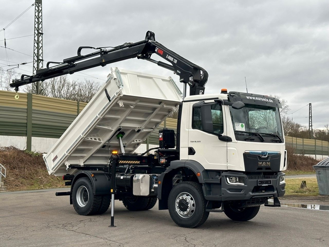 MAN TGM 18.320 4x4 Euro6e Hiab X-HiDuo 138DS-3 - شاحنة كرين: صورة 2 MAN TGM 18.320 4x4 Euro6e Hiab X-HiDuo 138DS-3 - شاحنة كرين: صورة 2