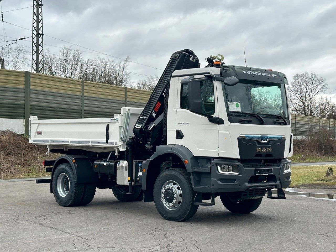 MAN TGM 18.320 4x4 Euro6e Hiab X-HiDuo 138DS-3 - شاحنة قلاب, شاحنة كرين: صورة 3 MAN TGM 18.320 4x4 Euro6e Hiab X-HiDuo 138DS-3 - شاحنة قلاب, شاحنة كرين: صورة 3