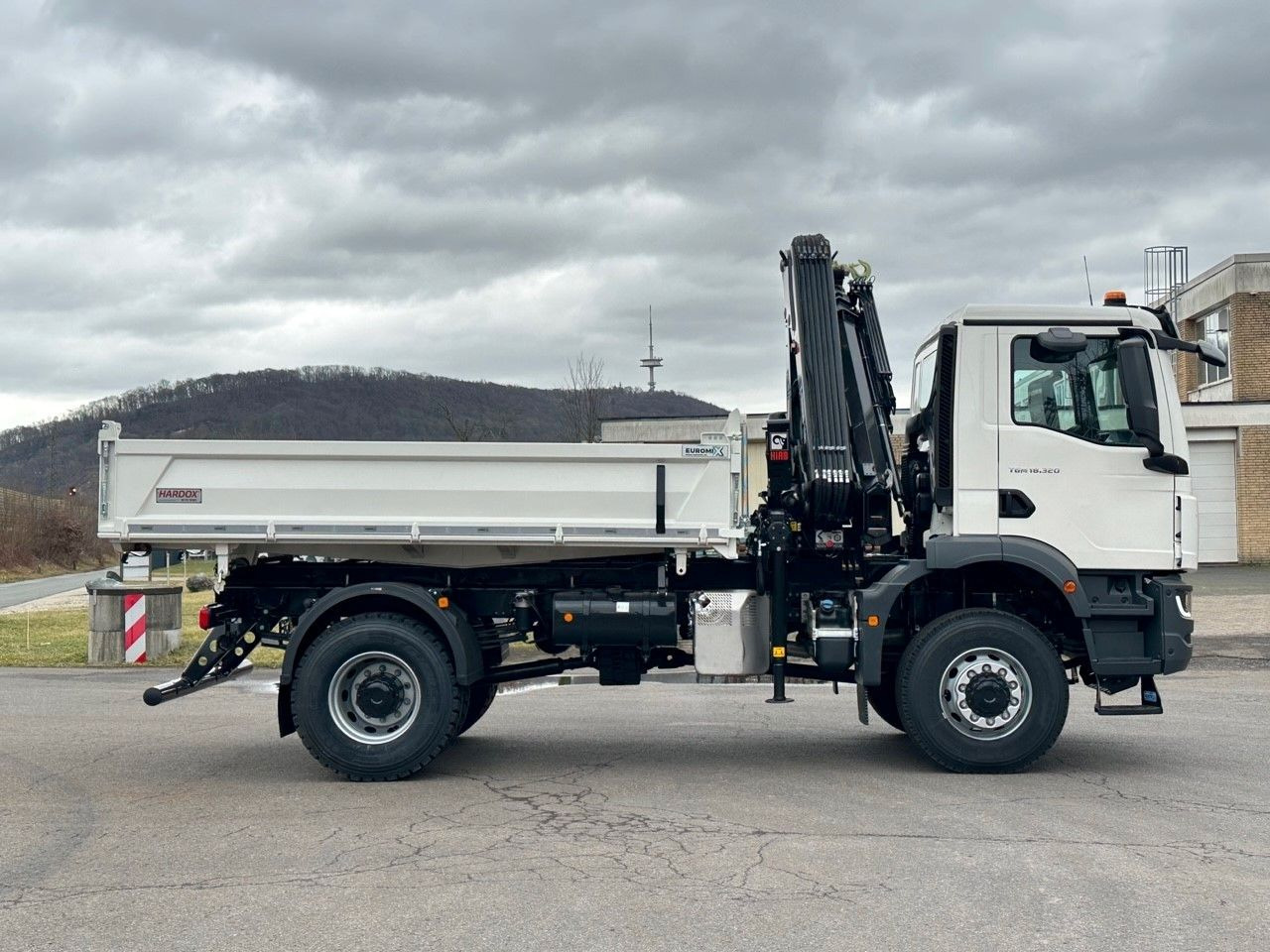 MAN TGM 18.320 4x4 Euro6e Hiab X-HiDuo 138DS-3 - شاحنة قلاب, شاحنة كرين: صورة 4 MAN TGM 18.320 4x4 Euro6e Hiab X-HiDuo 138DS-3 - شاحنة قلاب, شاحنة كرين: صورة 4