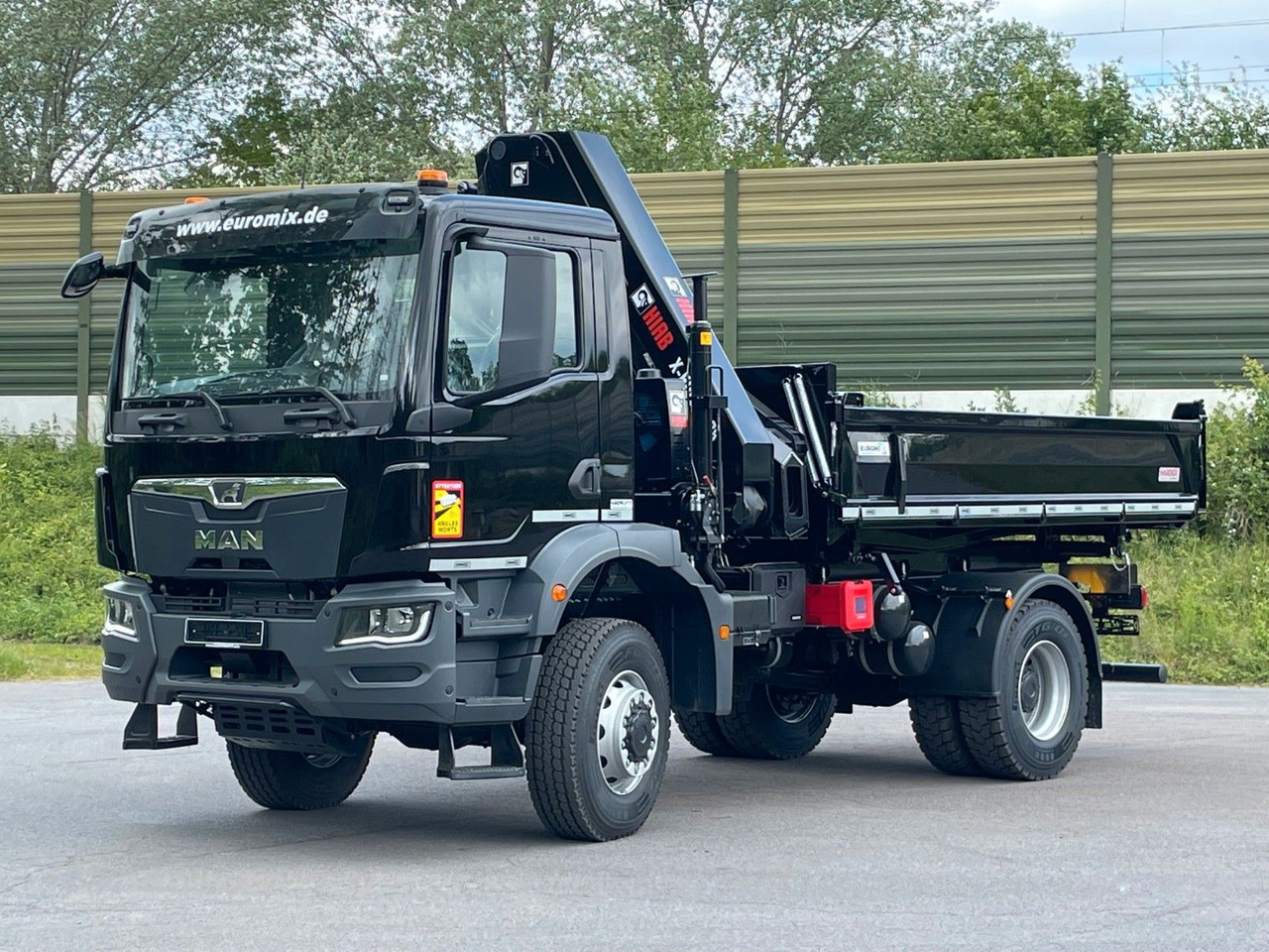 MAN TGM 18.320 4x4 Euro6e Hiab X Hiduo 228-4 - شاحنة قلاب, شاحنة كرين: صورة 2 MAN TGM 18.320 4x4 Euro6e Hiab X Hiduo 228-4 - شاحنة قلاب, شاحنة كرين: صورة 2