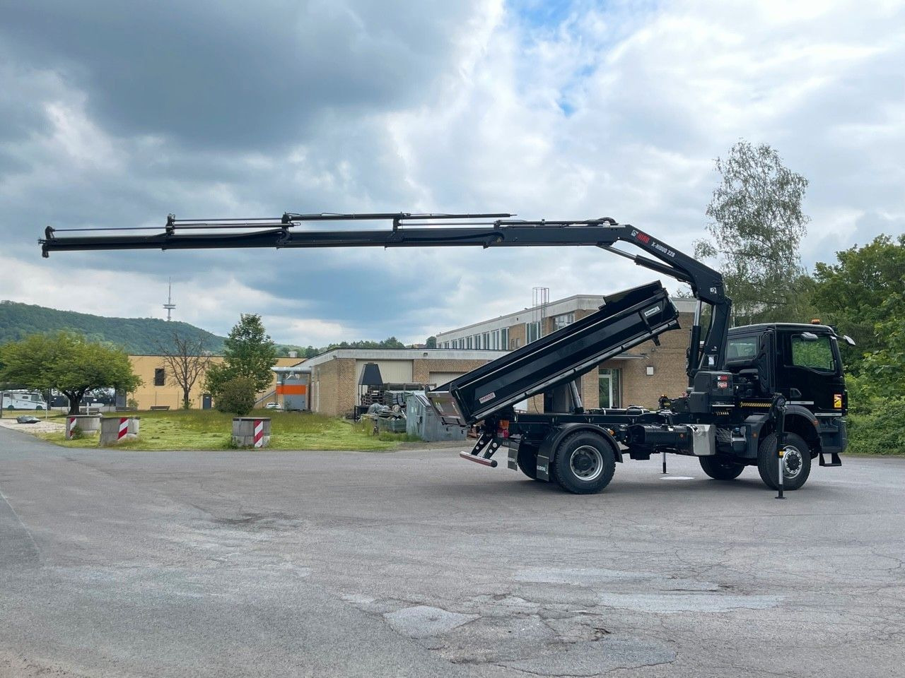 MAN TGM 18.320 4x4 Euro6e Hiab X Hiduo 228-4 - شاحنة قلاب, شاحنة كرين: صورة 2 MAN TGM 18.320 4x4 Euro6e Hiab X Hiduo 228-4 - شاحنة قلاب, شاحنة كرين: صورة 2