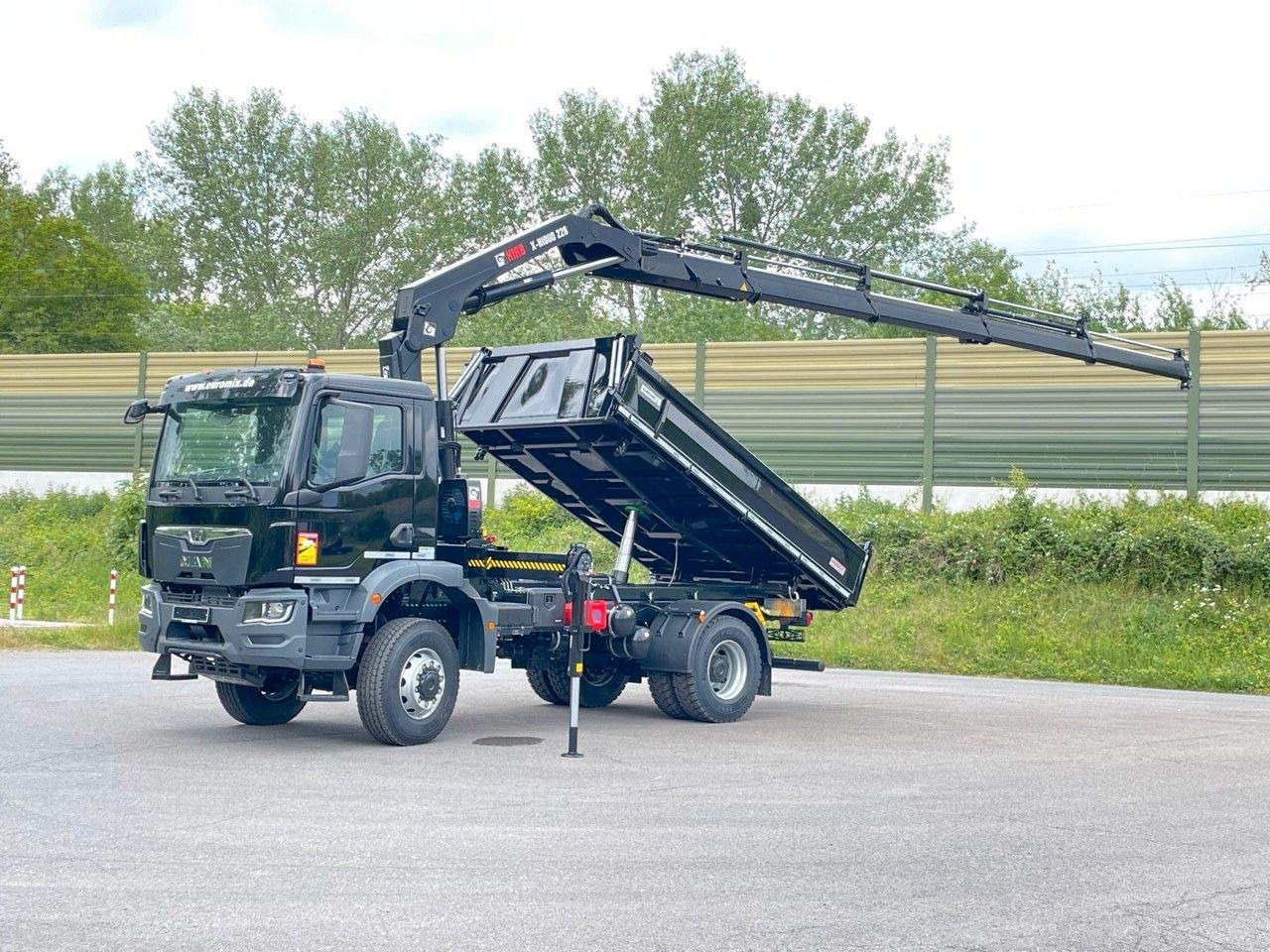 MAN TGM 18.320 4x4 Euro6e Hiab X Hiduo 228-4 - شاحنة قلاب, شاحنة كرين: صورة 1 MAN TGM 18.320 4x4 Euro6e Hiab X Hiduo 228-4 - شاحنة قلاب, شاحنة كرين: صورة 1