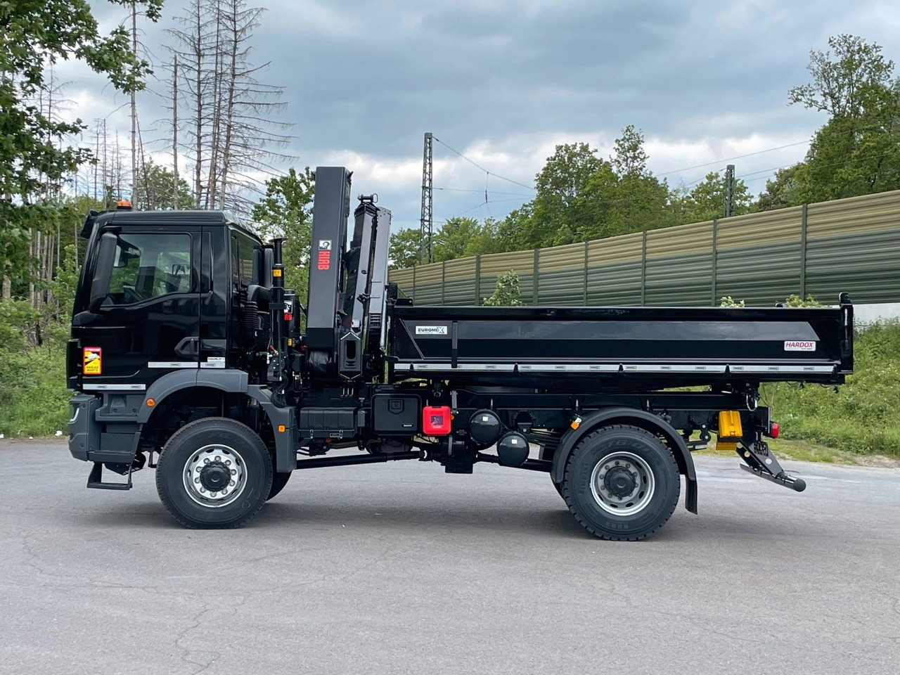 MAN TGM 18.320 4x4 Euro6e Hiab X Hiduo 228-4 - شاحنة قلاب, شاحنة كرين: صورة 4 MAN TGM 18.320 4x4 Euro6e Hiab X Hiduo 228-4 - شاحنة قلاب, شاحنة كرين: صورة 4