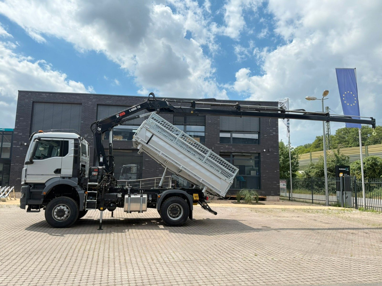 MAN TGS 18.400 TG3 4x4 Euro6e Hiab X-HiDuo 138DS-4 - شاحنة قلاب, شاحنة كرين: صورة 3 MAN TGS 18.400 TG3 4x4 Euro6e Hiab X-HiDuo 138DS-4 - شاحنة قلاب, شاحنة كرين: صورة 3