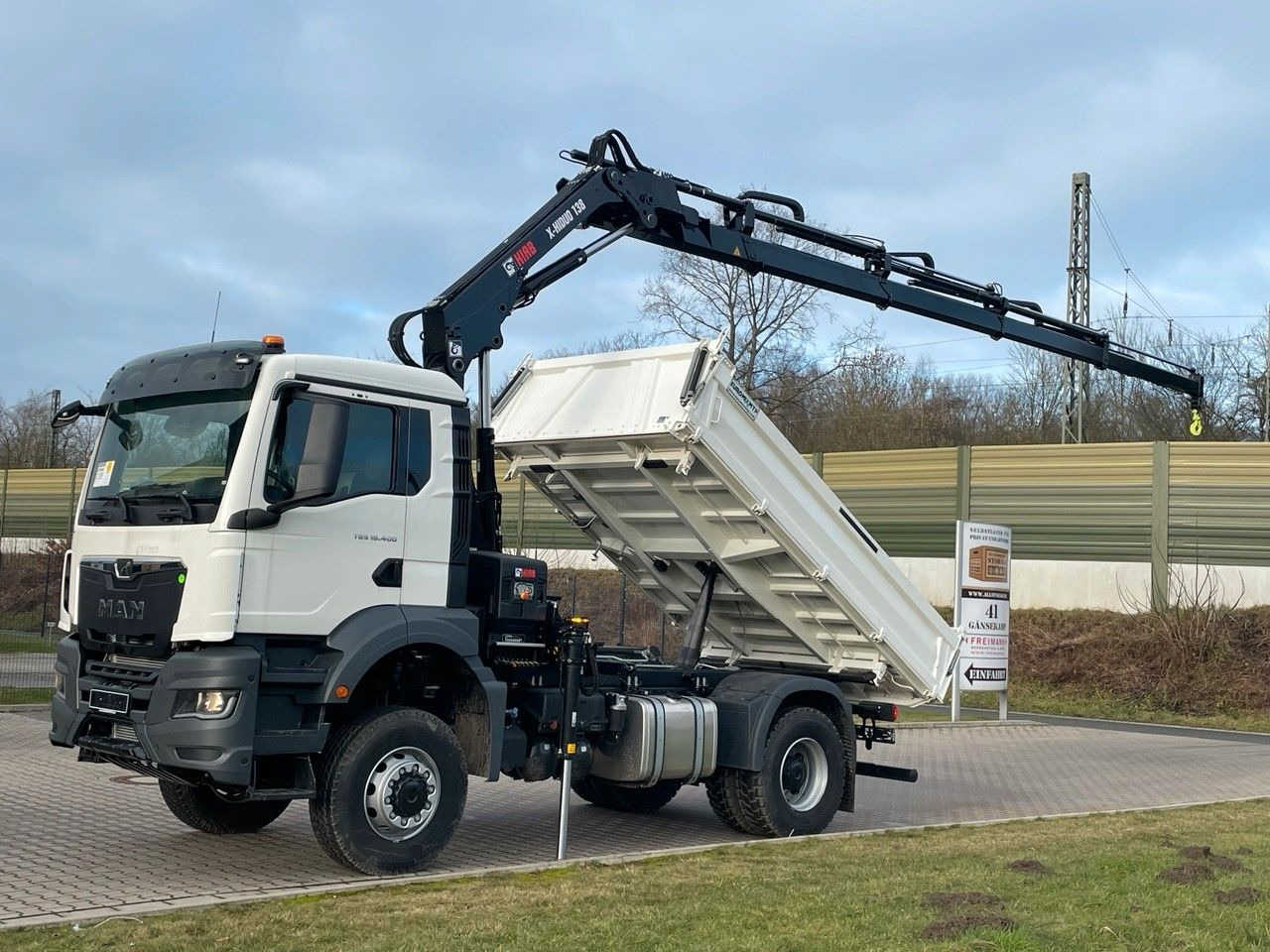 MAN TGS 18.400 TG3 4x4 Euro6e Hiab X-HiDuo 138DS-4 - شاحنة قلاب, شاحنة كرين: صورة 1 MAN TGS 18.400 TG3 4x4 Euro6e Hiab X-HiDuo 138DS-4 - شاحنة قلاب, شاحنة كرين: صورة 1