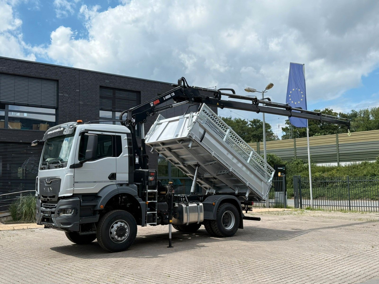 MAN TGS 18.400 TG3 4x4 Euro6e Hiab X-HiDuo 138DS-4 - شاحنة قلاب, شاحنة كرين: صورة 3 MAN TGS 18.400 TG3 4x4 Euro6e Hiab X-HiDuo 138DS-4 - شاحنة قلاب, شاحنة كرين: صورة 3