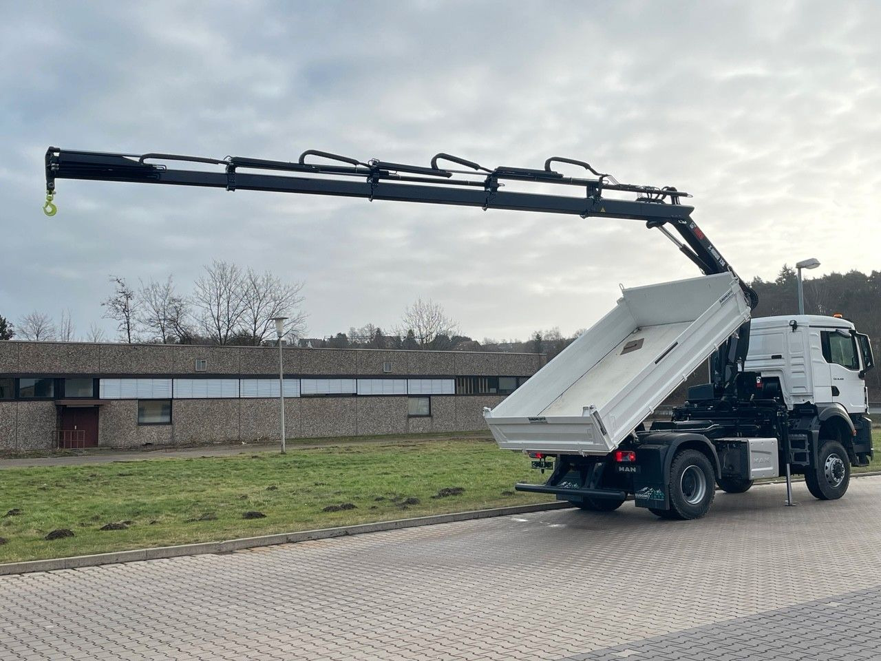 MAN TGS 18.400 TG3 4x4 Euro6e Hiab X-HiDuo 138DS-4 - شاحنة قلاب, شاحنة كرين: صورة 4 MAN TGS 18.400 TG3 4x4 Euro6e Hiab X-HiDuo 138DS-4 - شاحنة قلاب, شاحنة كرين: صورة 4
