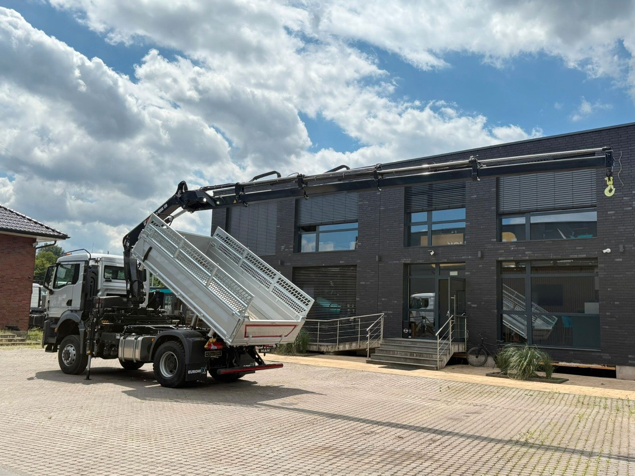 MAN TGS 18.400 TG3 4x4 Euro6e Hiab X-HiDuo 138DS-4 - شاحنة قلاب, شاحنة كرين: صورة 5 MAN TGS 18.400 TG3 4x4 Euro6e Hiab X-HiDuo 138DS-4 - شاحنة قلاب, شاحنة كرين: صورة 5