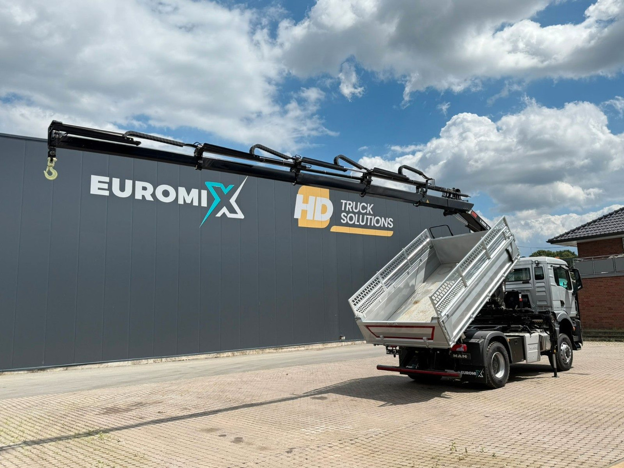 MAN TGS 18.400 TG3 4x4 Euro6e Hiab X-HiDuo 138DS-4 - شاحنة قلاب, شاحنة كرين: صورة 5 MAN TGS 18.400 TG3 4x4 Euro6e Hiab X-HiDuo 138DS-4 - شاحنة قلاب, شاحنة كرين: صورة 5