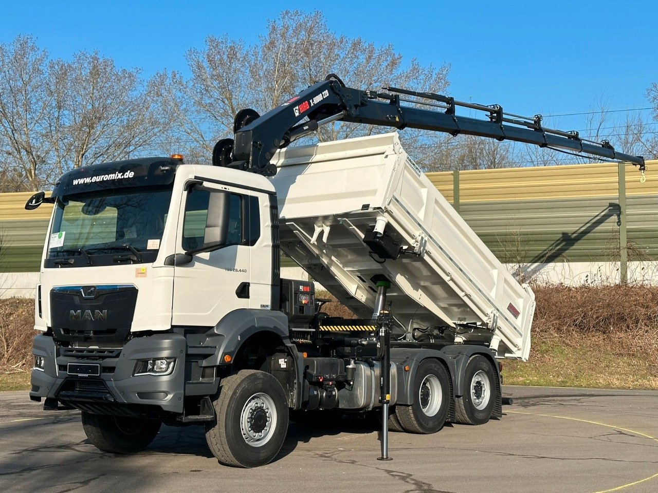 MAN TGS 28.440 6x4-4/3-Seiten- Kipper / Hiab 228-6 - شاحنة قلاب, شاحنة كرين: صورة 1 MAN TGS 28.440 6x4-4/3-Seiten- Kipper / Hiab 228-6 - شاحنة قلاب, شاحنة كرين: صورة 1
