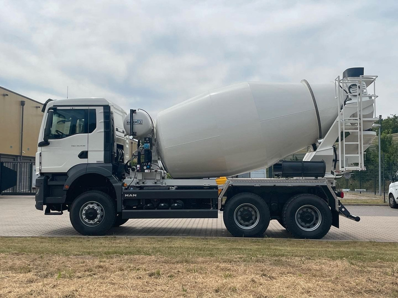 MAN TGS 33.440 / 6X6 Euro6e Euromix MTP EM 7 L - شاحنة خلاطة خرسانة: صورة 4 MAN TGS 33.440 / 6X6 Euro6e Euromix MTP EM 7 L - شاحنة خلاطة خرسانة: صورة 4