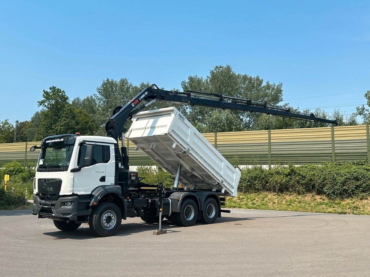 MAN TGS 33.440 6x4 /3-Seiten- Kipper / HIAB 228-6 - شاحنة قلاب, شاحنة كرين: صورة 2 MAN TGS 33.440 6x4 /3-Seiten- Kipper / HIAB 228-6 - شاحنة قلاب, شاحنة كرين: صورة 2