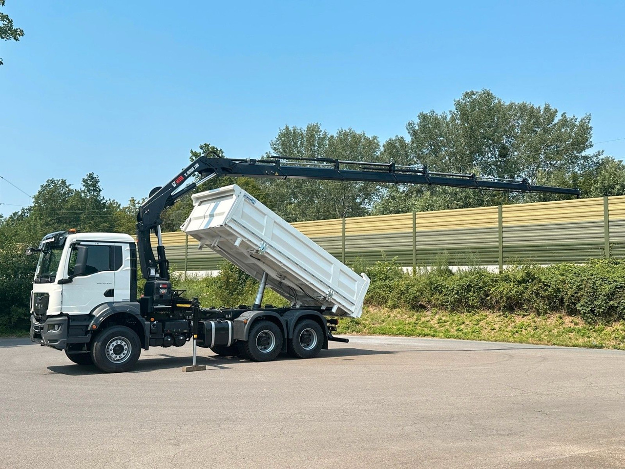 MAN TGS 33.440 6x4 /3-Seiten- Kipper / HIAB 228-6 - شاحنة قلاب, شاحنة كرين: صورة 3 MAN TGS 33.440 6x4 /3-Seiten- Kipper / HIAB 228-6 - شاحنة قلاب, شاحنة كرين: صورة 3