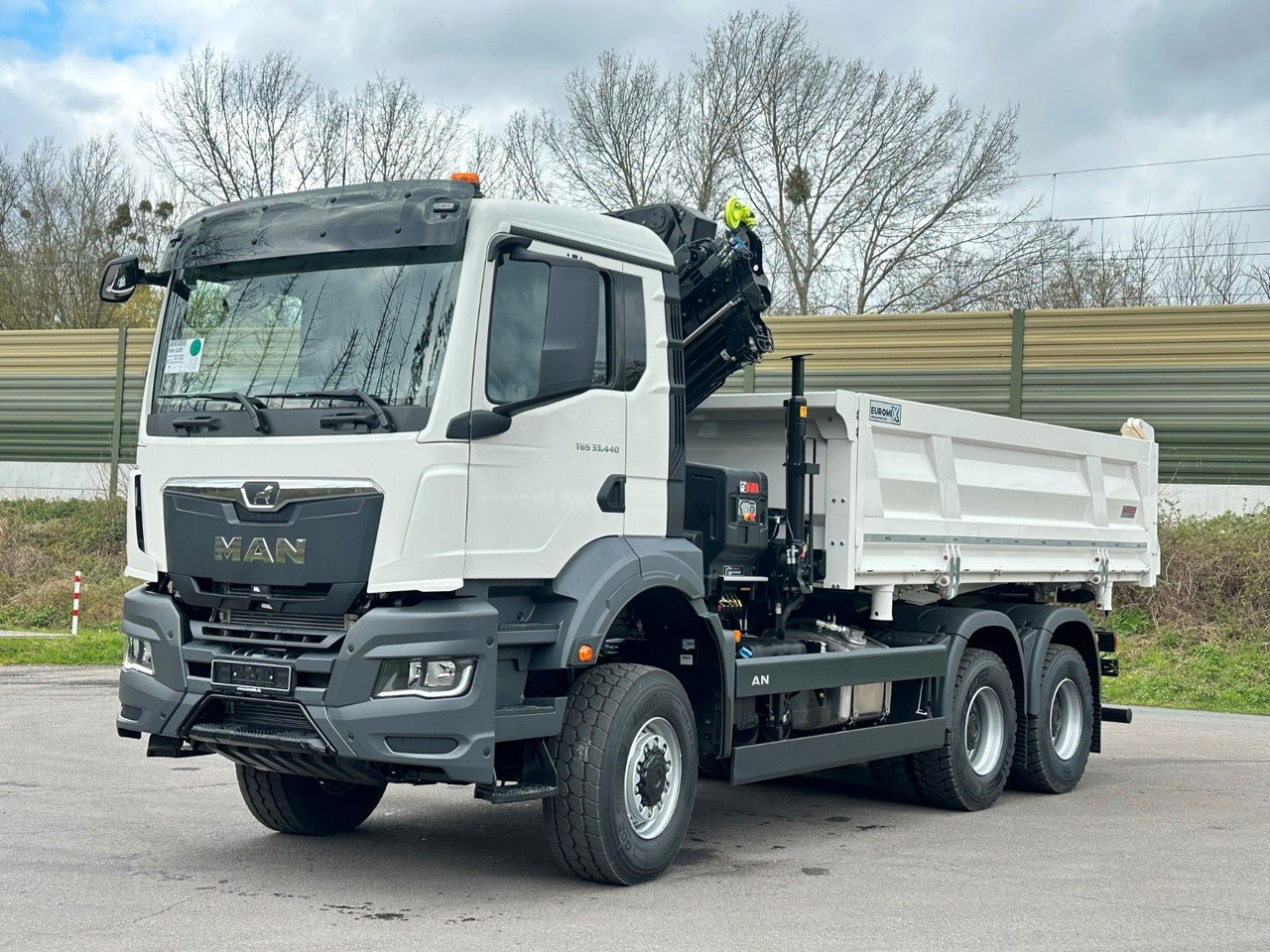 MAN TGS 33.440 6x6 /3-Seiten- Kipper / HIAB 228-4 - شاحنة قلاب, شاحنة كرين: صورة 2 MAN TGS 33.440 6x6 /3-Seiten- Kipper / HIAB 228-4 - شاحنة قلاب, شاحنة كرين: صورة 2
