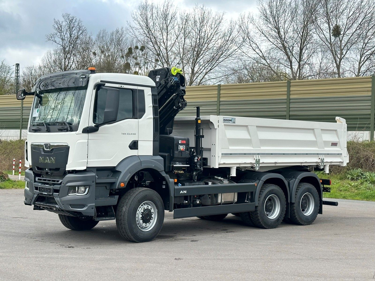 MAN TGS 33.440 6x6 /3-Seiten- Kipper / HIAB 228-4 - شاحنة قلاب, شاحنة كرين: صورة 3 MAN TGS 33.440 6x6 /3-Seiten- Kipper / HIAB 228-4 - شاحنة قلاب, شاحنة كرين: صورة 3