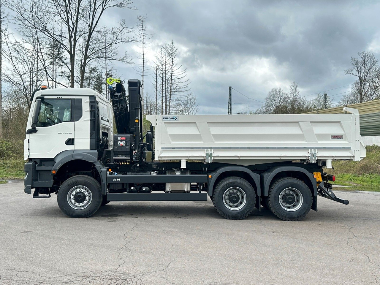 MAN TGS 33.440 6x6 /3-Seiten- Kipper / HIAB 228-4 - شاحنة قلاب, شاحنة كرين: صورة 4 MAN TGS 33.440 6x6 /3-Seiten- Kipper / HIAB 228-4 - شاحنة قلاب, شاحنة كرين: صورة 4