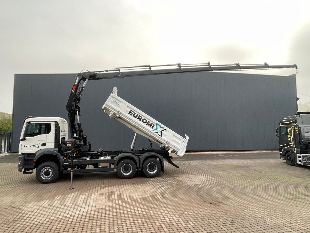 MAN TGS 33.440 6x6 /3-Seiten- Kipper / HIAB 228-6 - شاحنة قلاب, شاحنة كرين: صورة 1 MAN TGS 33.440 6x6 /3-Seiten- Kipper / HIAB 228-6 - شاحنة قلاب, شاحنة كرين: صورة 1