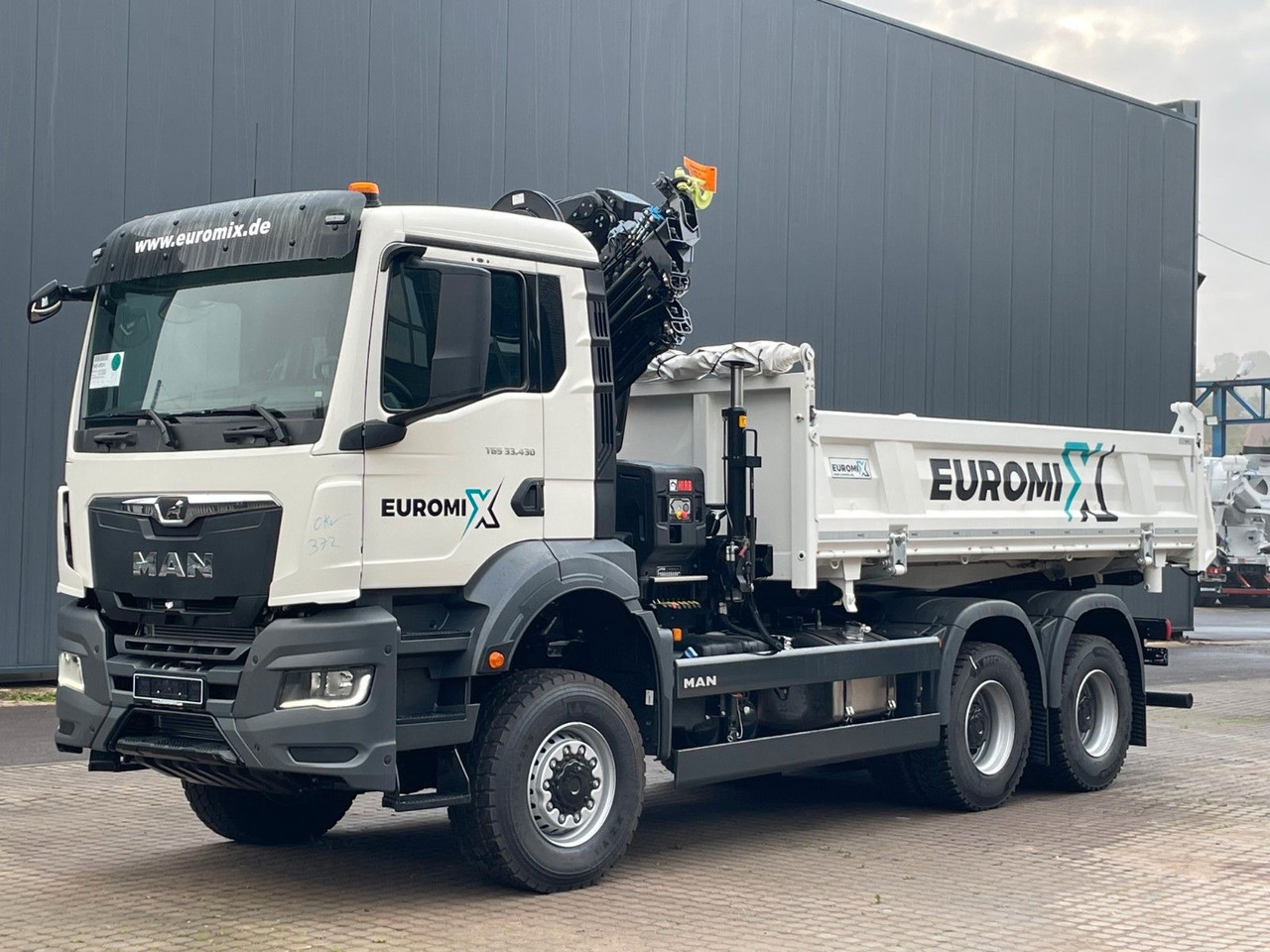 MAN TGS 33.440 6x6 /3-Seiten- Kipper / HIAB 228-6 - شاحنة قلاب, شاحنة كرين: صورة 3 MAN TGS 33.440 6x6 /3-Seiten- Kipper / HIAB 228-6 - شاحنة قلاب, شاحنة كرين: صورة 3