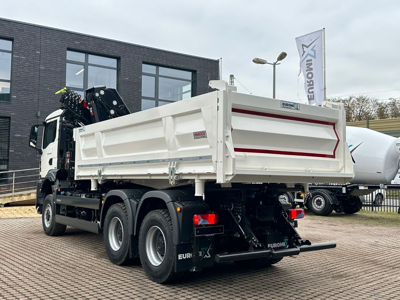 MAN TGS 33.440 6x6 /3-Seiten- Kipper / Kran HIAB 302 - شاحنة قلاب, شاحنة كرين: صورة 3 MAN TGS 33.440 6x6 /3-Seiten- Kipper / Kran HIAB 302 - شاحنة قلاب, شاحنة كرين: صورة 3