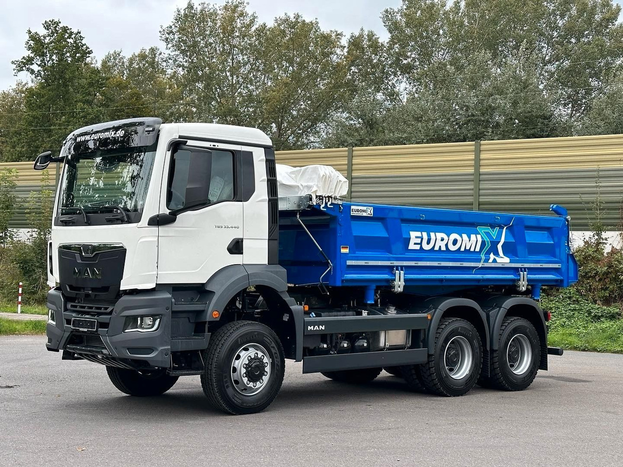 MAN TGS 33.440 6x6 /Euro6 3-Seiten-Kipper EuromixMTP - شاحنة قلاب: صورة 2 MAN TGS 33.440 6x6 /Euro6 3-Seiten-Kipper EuromixMTP - شاحنة قلاب: صورة 2