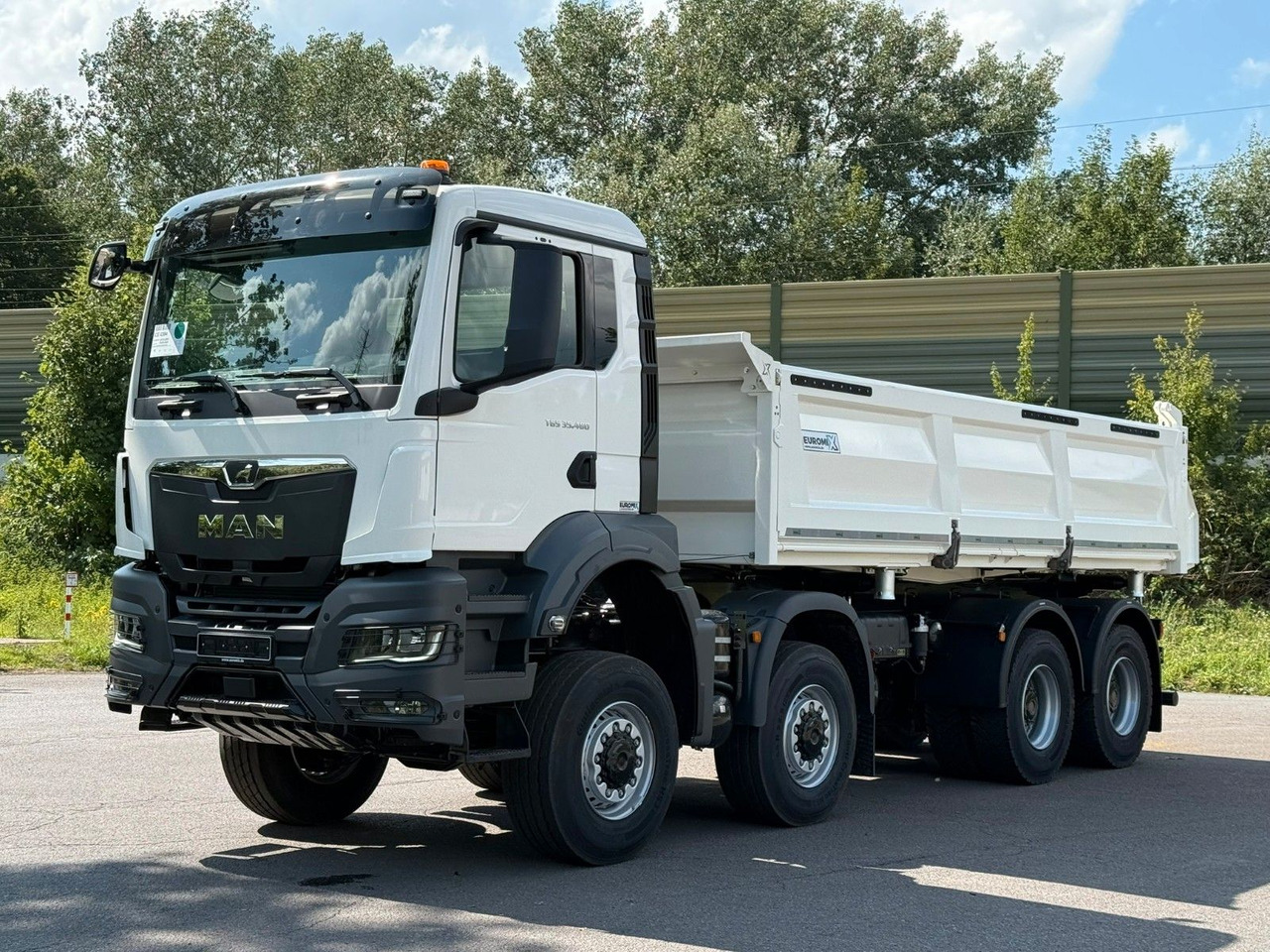 MAN TGS 35.480 8x8 EuromixMTP 3-Seiten-Kipper - شاحنة قلاب: صورة 2 MAN TGS 35.480 8x8 EuromixMTP 3-Seiten-Kipper - شاحنة قلاب: صورة 2