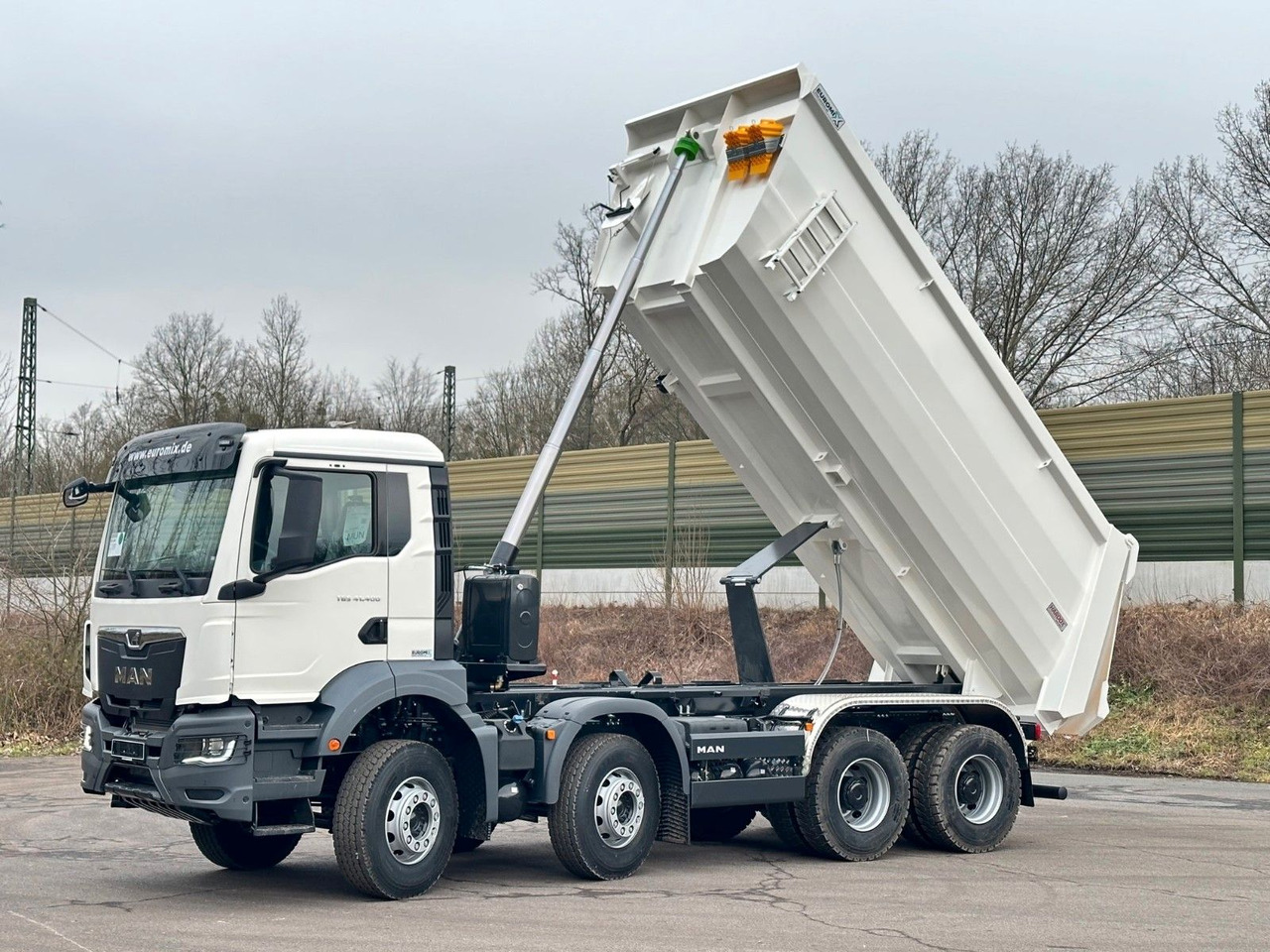 MAN TGS 41.400 8x4 / EUROMIX MTP 20m³/ EURO 5 MAN TGS 41.400 8x4 / EUROMIX MTP 20m³/ EURO 5 - شاحنة قلاب: صورة 3 MAN TGS 41.400 8x4 / EUROMIX MTP 20m³/ EURO 5 MAN TGS 41.400 8x4 / EUROMIX MTP 20m³/ EURO 5 - شاحنة قلاب: صورة 3