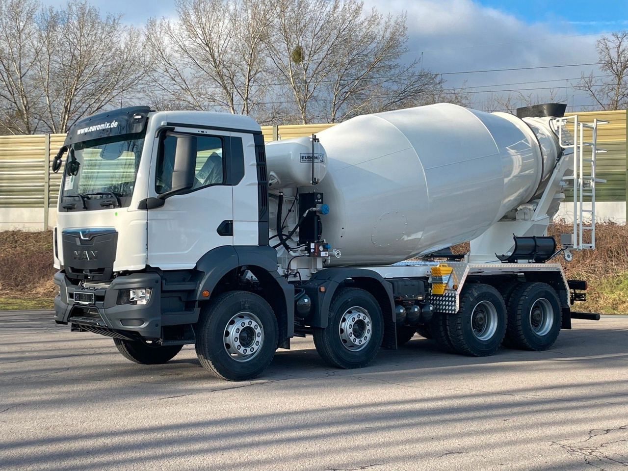 MAN TGS 41.400 8x4 / EuromixMTP EM 12m³ R / EURO 2 - شاحنة خلاطة خرسانة: صورة 3 MAN TGS 41.400 8x4 / EuromixMTP EM 12m³ R / EURO 2 - شاحنة خلاطة خرسانة: صورة 3
