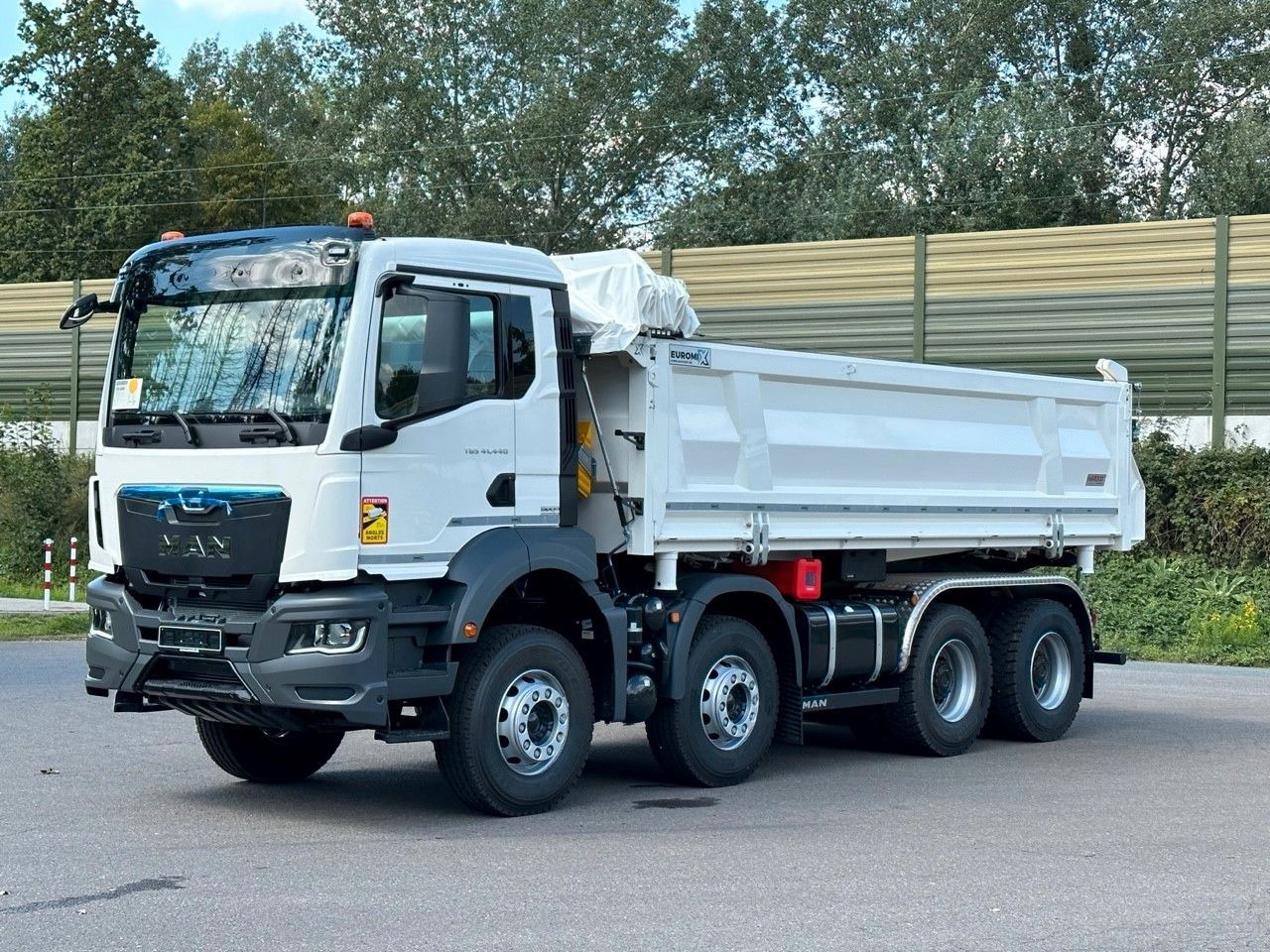 MAN TGS 41.440 8x4 EuromixMTP 3-Seiten-Kipper - شاحنة قلاب: صورة 2 MAN TGS 41.440 8x4 EuromixMTP 3-Seiten-Kipper - شاحنة قلاب: صورة 2