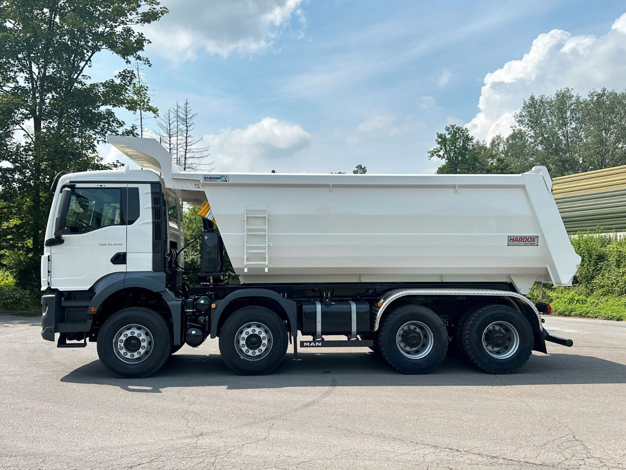 MAN TGS 41.440 8x4 EuromixMTP Mulden-Kipper - شاحنة قلاب: صورة 2 MAN TGS 41.440 8x4 EuromixMTP Mulden-Kipper - شاحنة قلاب: صورة 2