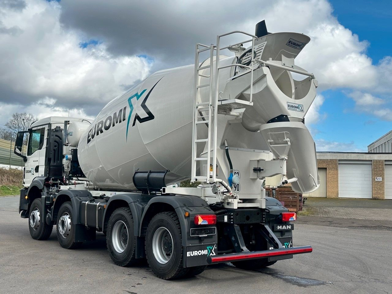 MAN TGS 41.440 8x4 WECHSELSYSTEM KIPPER+MISCHER MAN TGS 41.440 8x4 WECHSELSYSTEM KIPPER+MISCHER - شاحنة قلاب: صورة 5 MAN TGS 41.440 8x4 WECHSELSYSTEM KIPPER+MISCHER MAN TGS 41.440 8x4 WECHSELSYSTEM KIPPER+MISCHER - شاحنة قلاب: صورة 5